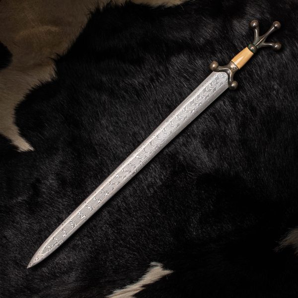 Tri - lobe sword
